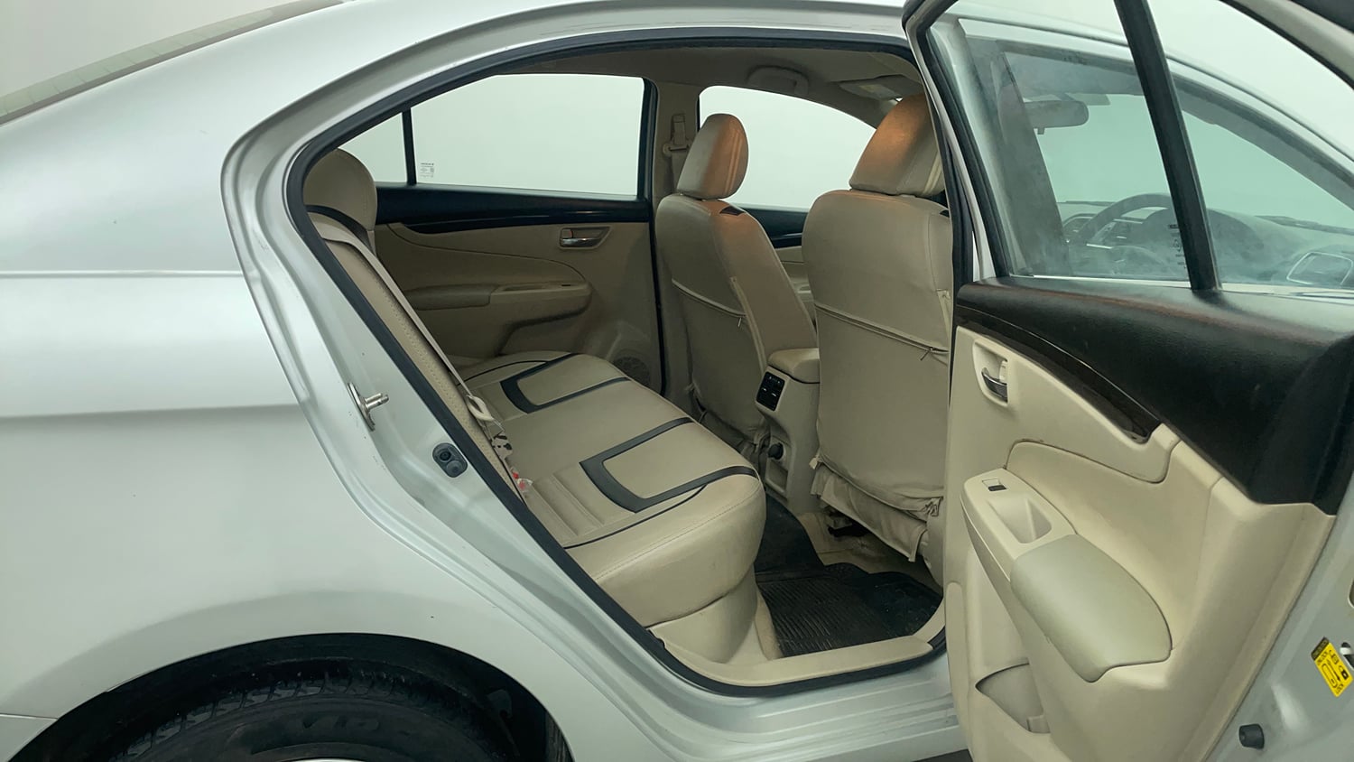 Used 2018 Maruti Suzuki Ciaz Delta 1.4 AT Petrol Automatic interior RIGHT SIDE REAR DOOR CABIN VIEW