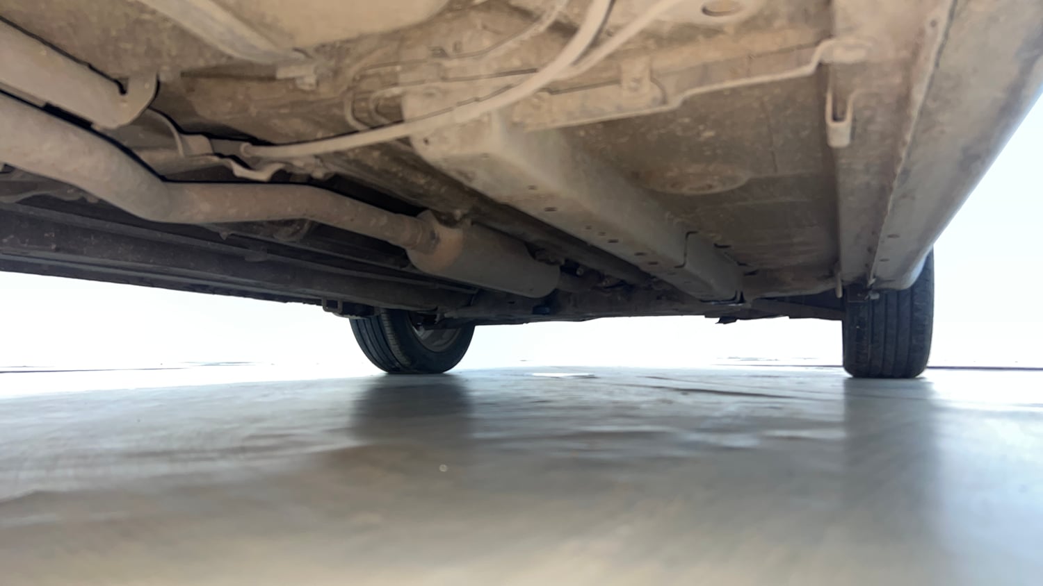 Used 2016 Maruti Suzuki Ciaz ZXI+ AT Petrol Automatic extra REAR RIGHT UNDERBODY VIEW