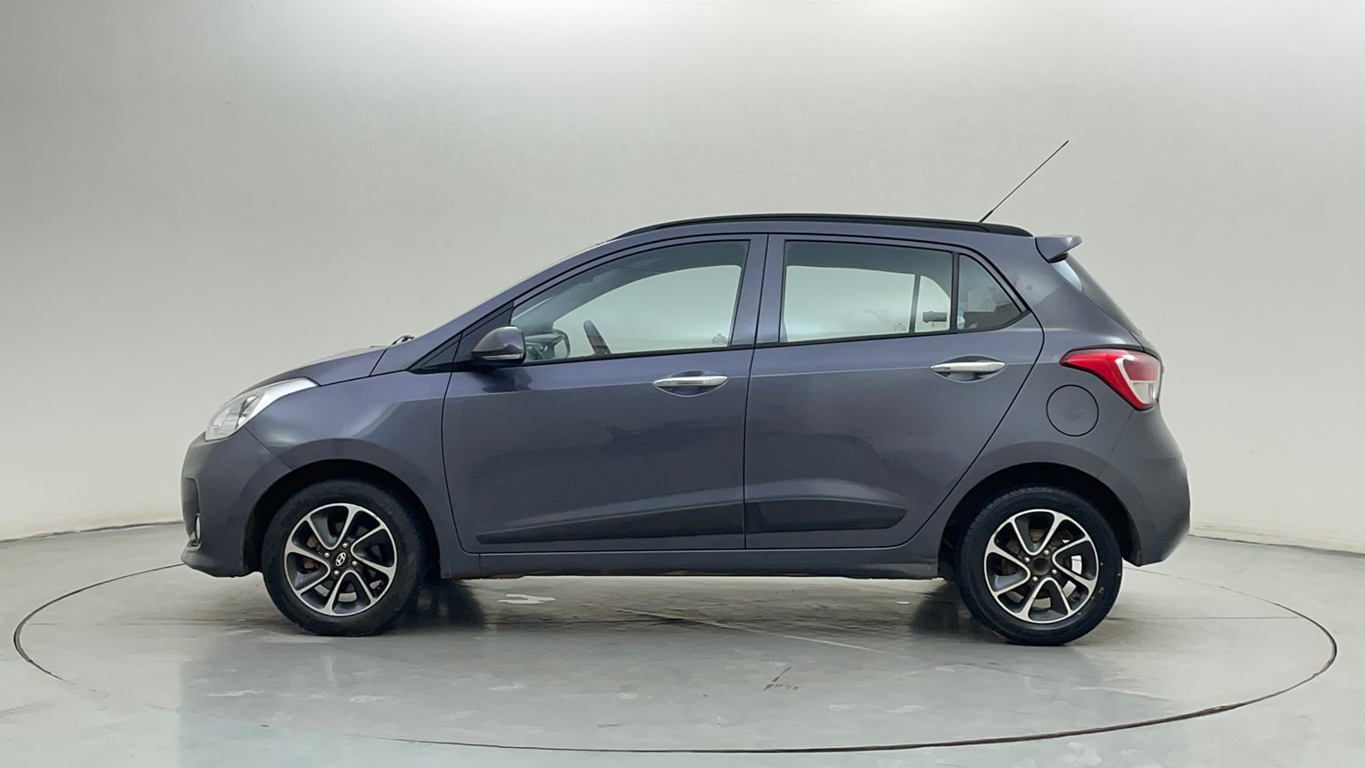Used 2019 Hyundai Grand i10 Asta 1.2 Kappa VTVT Petrol Manual exterior LEFT SIDE VIEW