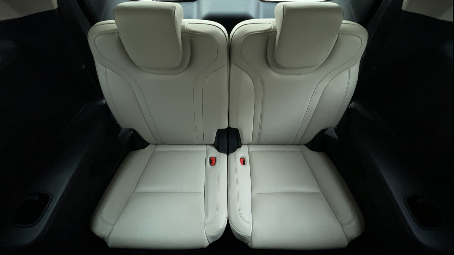 Used 2025 Mahindra XUV700 AX7 Petrol MT 7 STR Petrol Manual interior THIRD ROW SEAT