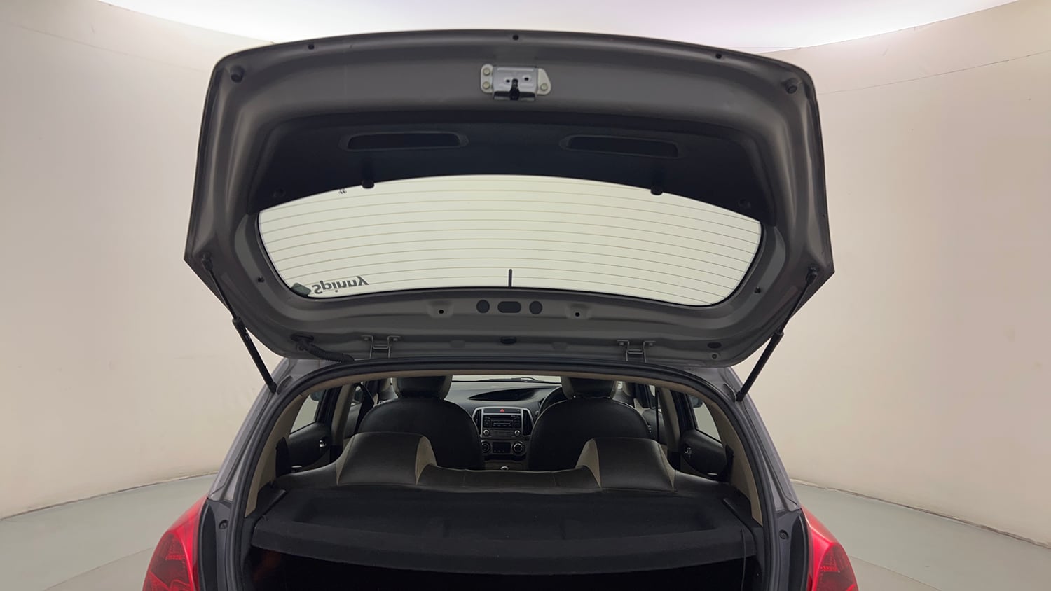 Used 2013 Hyundai i20 Magna (O) 1.2 Petrol Manual interior DICKY DOOR OPEN VIEW
