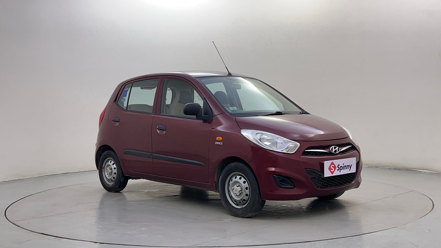 Used 2015 Hyundai i10 Magna 1.1 iRDE2 Petrol Manual exterior RIGHT FRONT CORNER VIEW