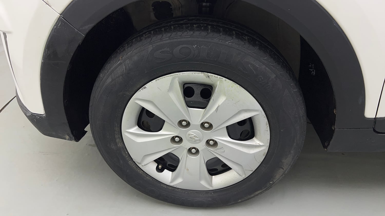 Used 2018 Hyundai Creta E Plus 1.6 Petrol Petrol Manual tyres LEFT FRONT TYRE RIM VIEW