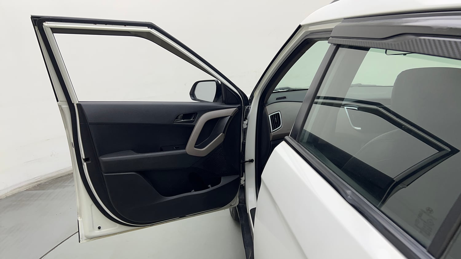 Used 2018 Hyundai Creta E Plus 1.6 Petrol Petrol Manual interior LEFT FRONT DOOR OPEN VIEW