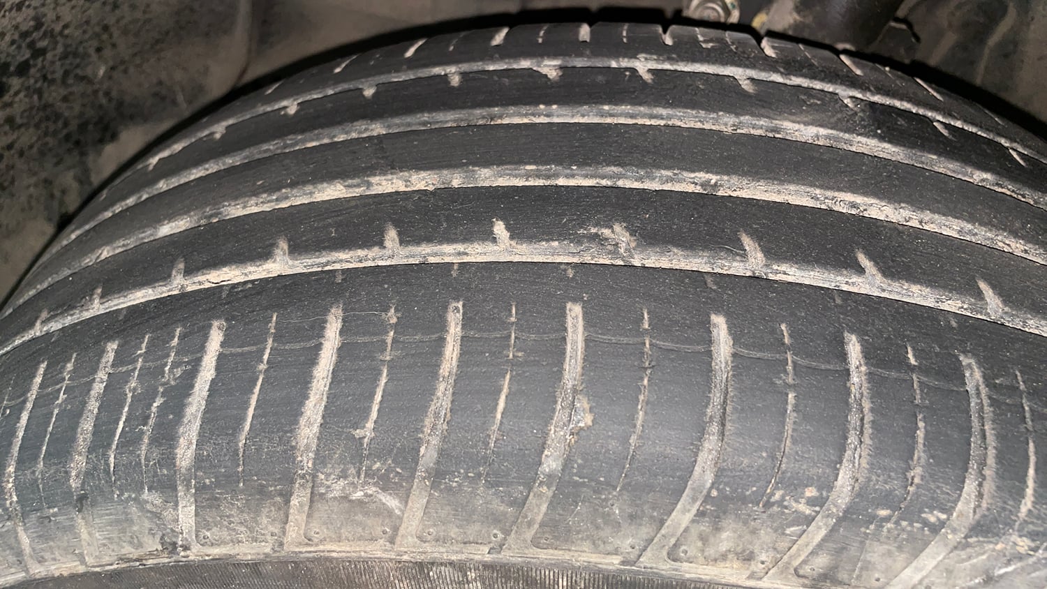 Used 2021 Renault Duster RXZ 1.5 Petrol MT Petrol Manual tyres LEFT FRONT TYRE TREAD VIEW