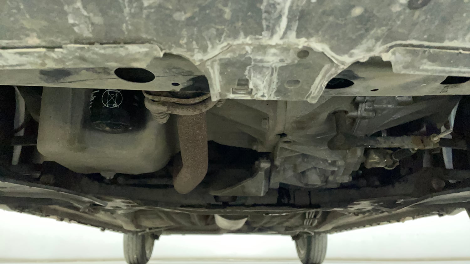 Used 2017 Maruti Suzuki Ignis Zeta 1.2 MT Petrol Manual extra FRONT LEFT UNDERBODY VIEW