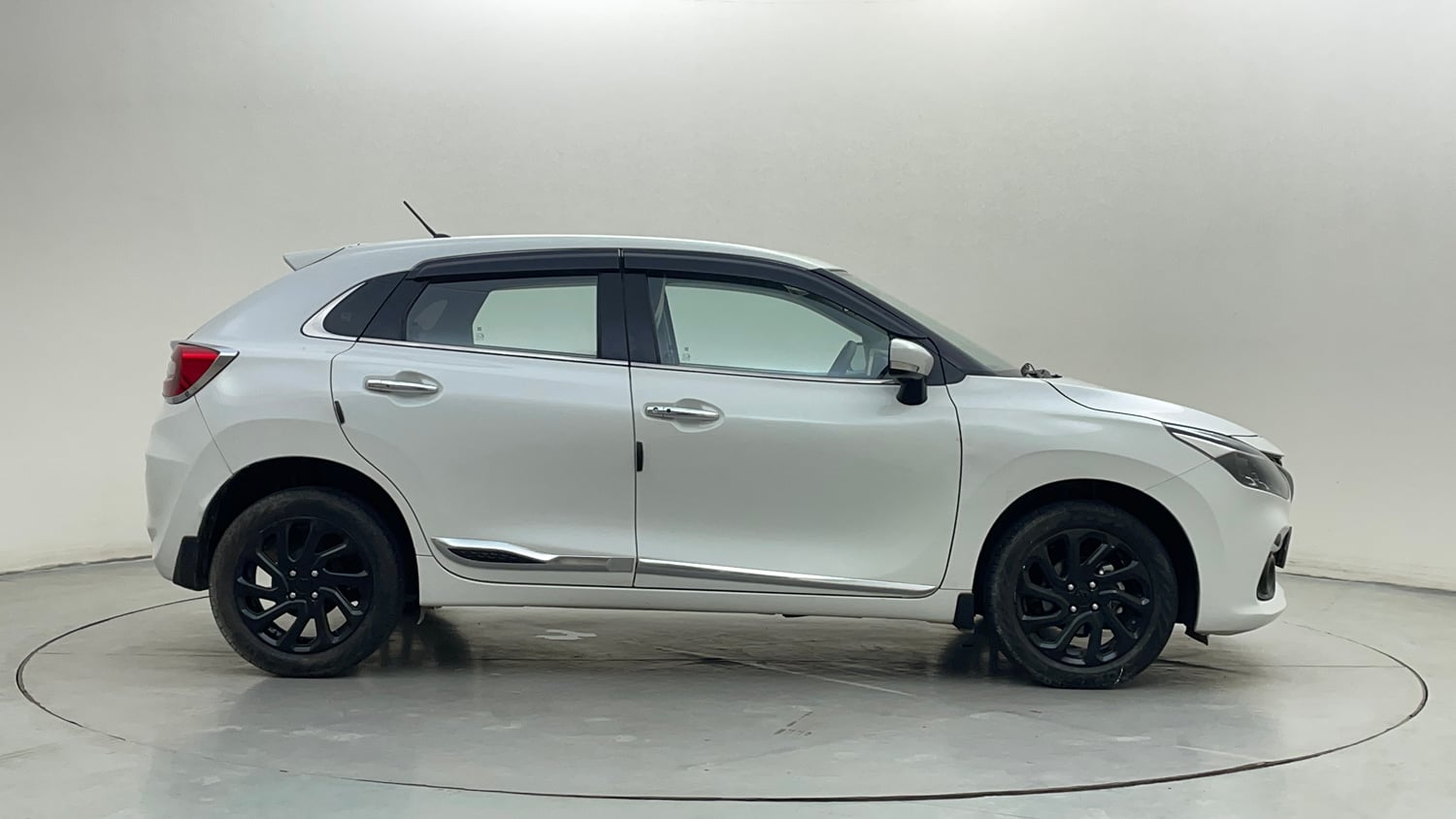 Used 2022 Maruti Suzuki Baleno Zeta MT Petrol Manual exterior RIGHT SIDE VIEW