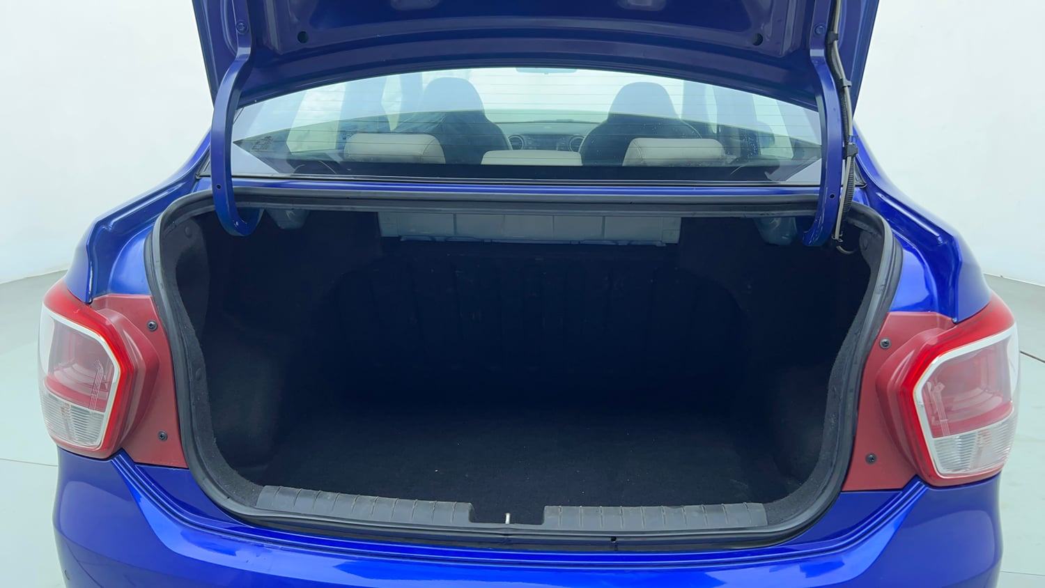Used 2015 Hyundai Xcent S 1.2 (O) Petrol Manual interior DICKY INSIDE VIEW