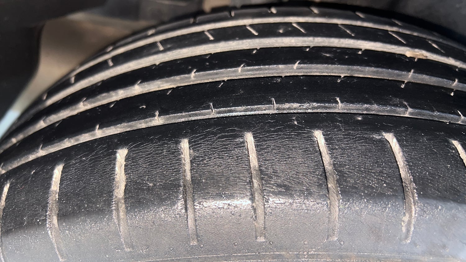 Used 2017 Maruti Suzuki Ciaz Alpha 1.4 MT Petrol Manual tyres RIGHT REAR TYRE TREAD VIEW