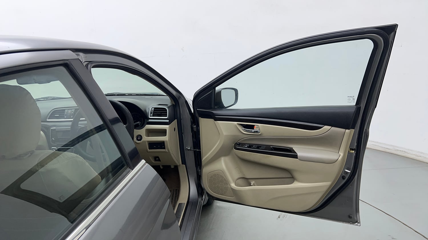 Used 2017 Maruti Suzuki Ciaz Zeta 1.4 MT Petrol Manual interior RIGHT FRONT DOOR OPEN VIEW