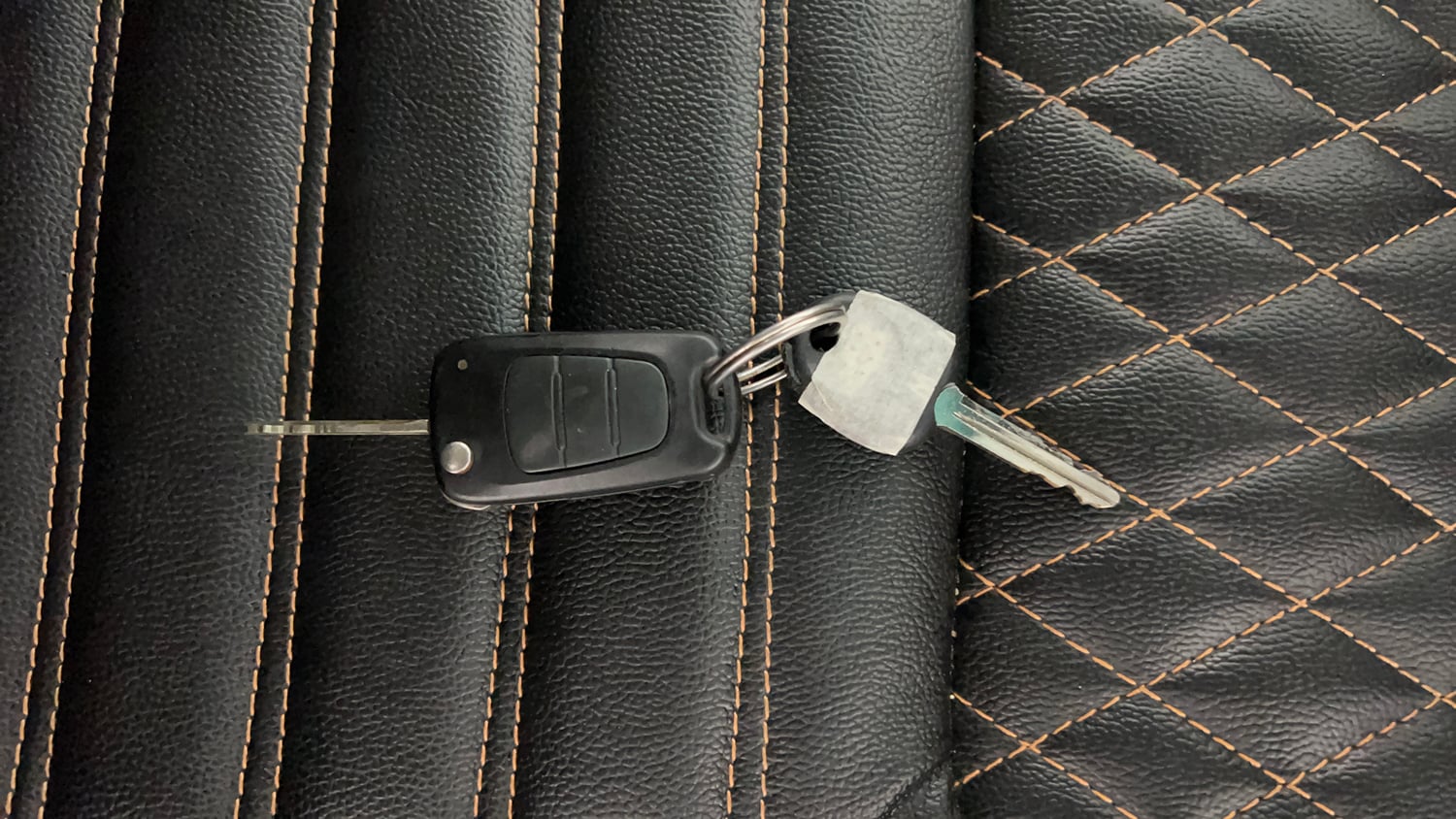 Used 2014 Hyundai i10 Sportz 1.1 iRDE2 Petrol Manual extra CAR KEY VIEW