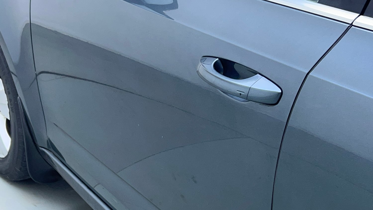 Used 2018 Skoda Octavia 1.8 TSI Style AT Petrol Automatic dents MINOR SCRATCH
