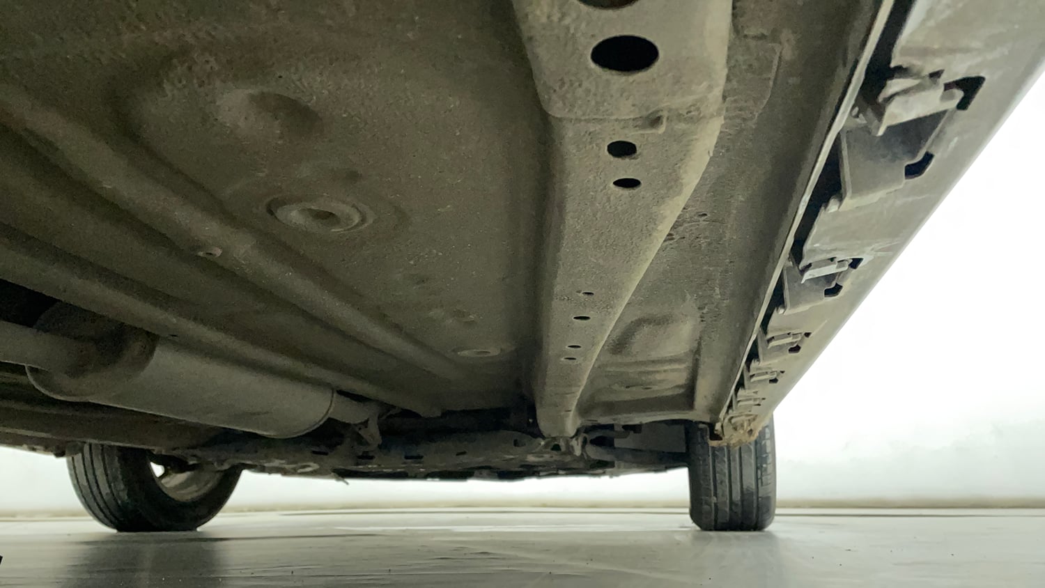 Used 2017 Maruti Suzuki Ignis Zeta 1.3 AMT Diesel Diesel Automatic extra REAR RIGHT UNDERBODY VIEW