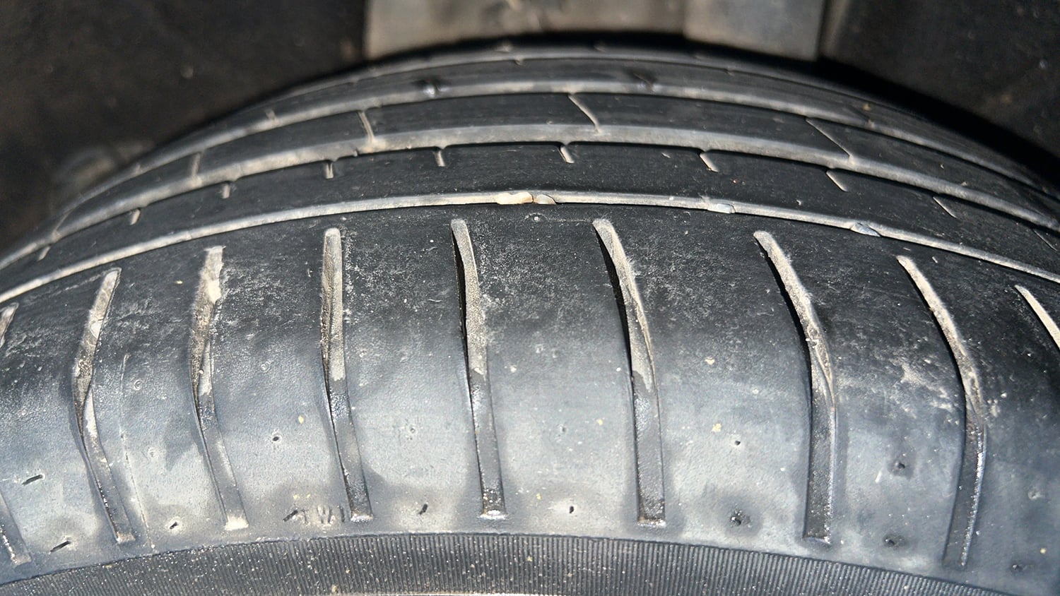 Used 2018 Skoda Octavia 1.8 TSI Style AT Petrol Automatic tyres LEFT REAR TYRE TREAD VIEW