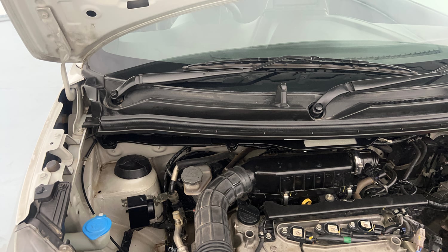 Used 2021 Maruti Suzuki Wagon R 1.0 VXi 1.0 Petrol Manual engine ENGINE RIGHT SIDE HINGE & APRON VIEW