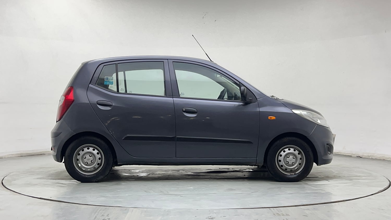Used 2015 Hyundai i10 Magna 1.1 CNG (Outside Fitted) Cng Manual exterior RIGHT SIDE VIEW