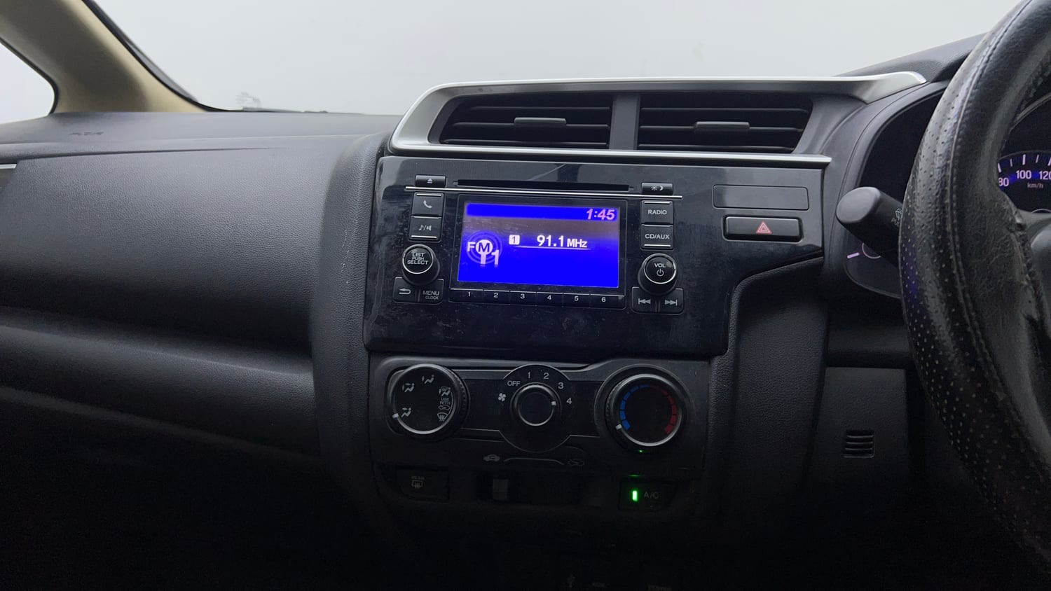 Used 2017 Honda Jazz SV Petrol Petrol Manual top_features Integrated (in-dash) music system