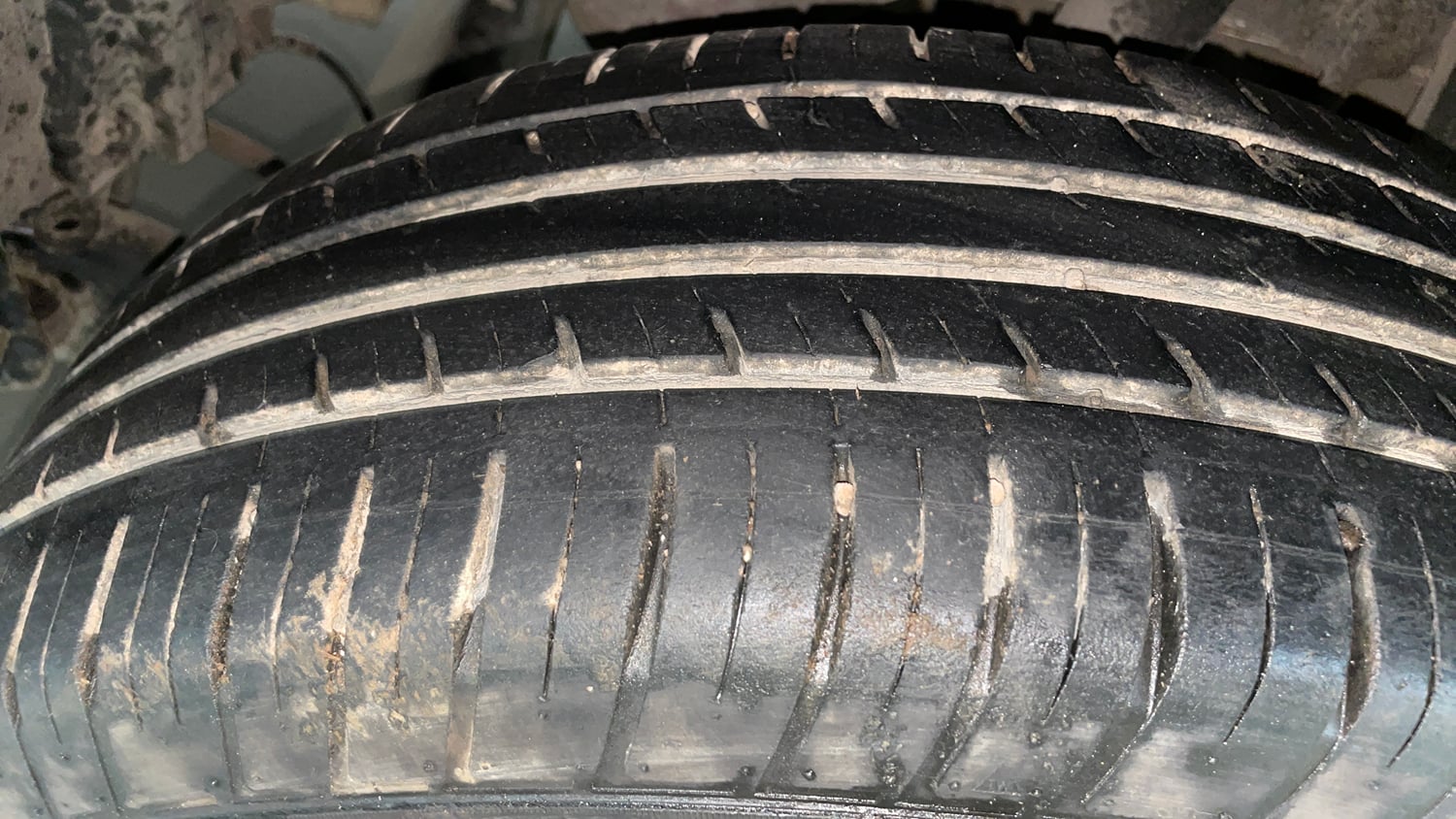 Used 2021 Renault Duster RXZ 1.5 Petrol MT Petrol Manual tyres LEFT REAR TYRE TREAD VIEW
