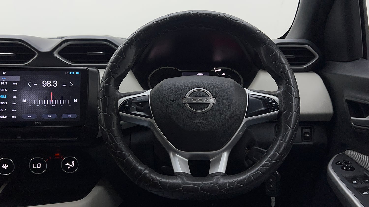 Used 2021 Nissan Magnite XL Petrol Manual interior STEERING VIEW