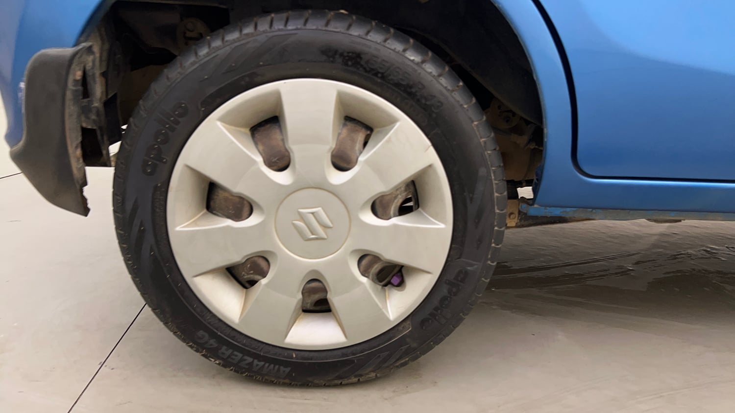 Used 2015 Maruti Suzuki Alto K10 VXi AMT Petrol Automatic tyres RIGHT REAR TYRE RIM VIEW