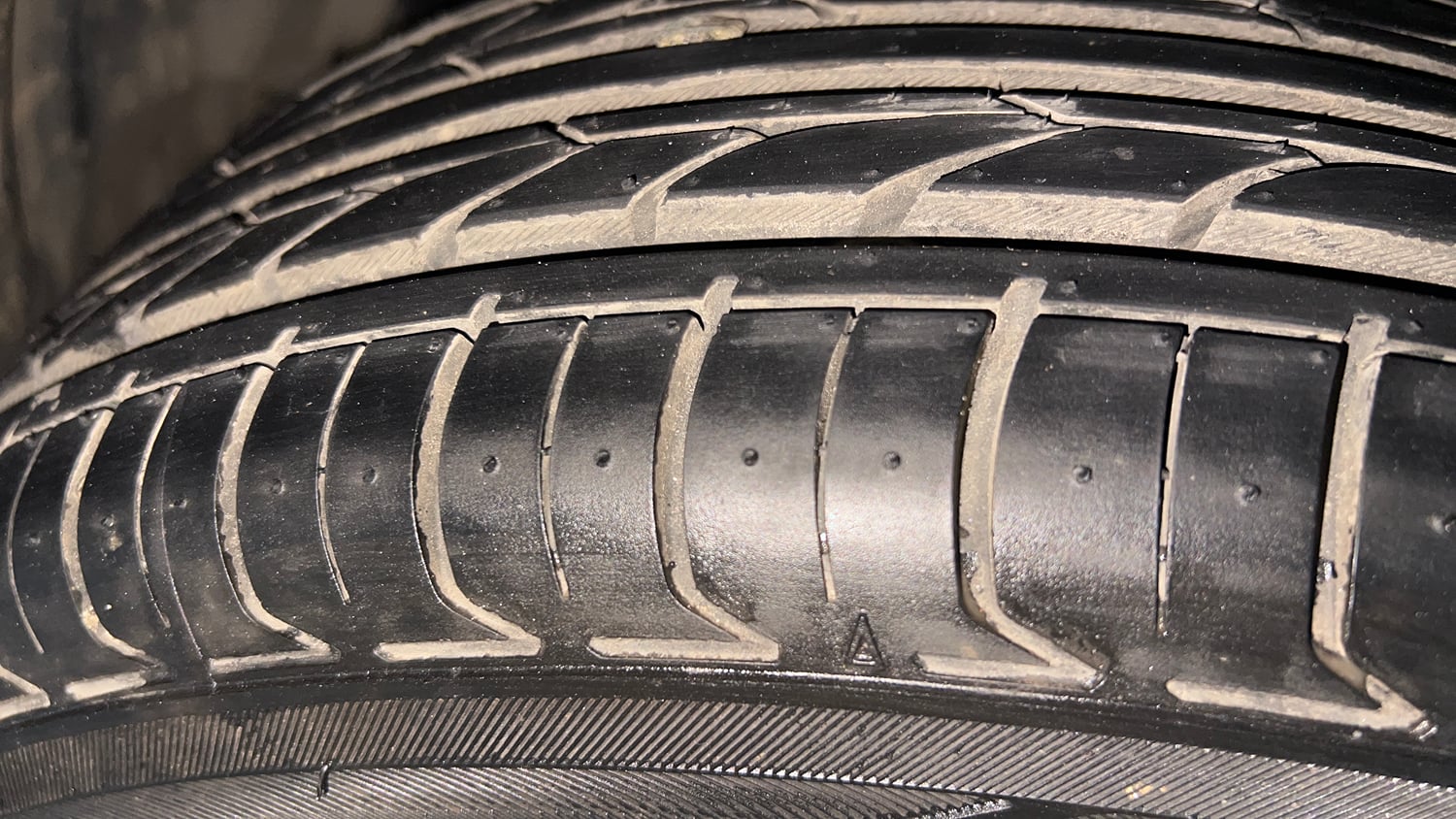 Used 2017 Maruti Suzuki Ciaz Zeta 1.4 MT Petrol Manual tyres LEFT FRONT TYRE TREAD VIEW