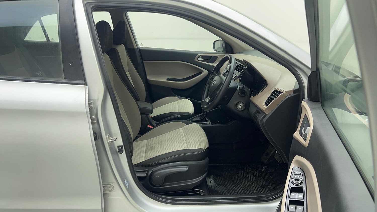 Used 2018 Hyundai Elite i20 Asta 1.2 AT Petrol Automatic interior RIGHT SIDE FRONT DOOR CABIN VIEW