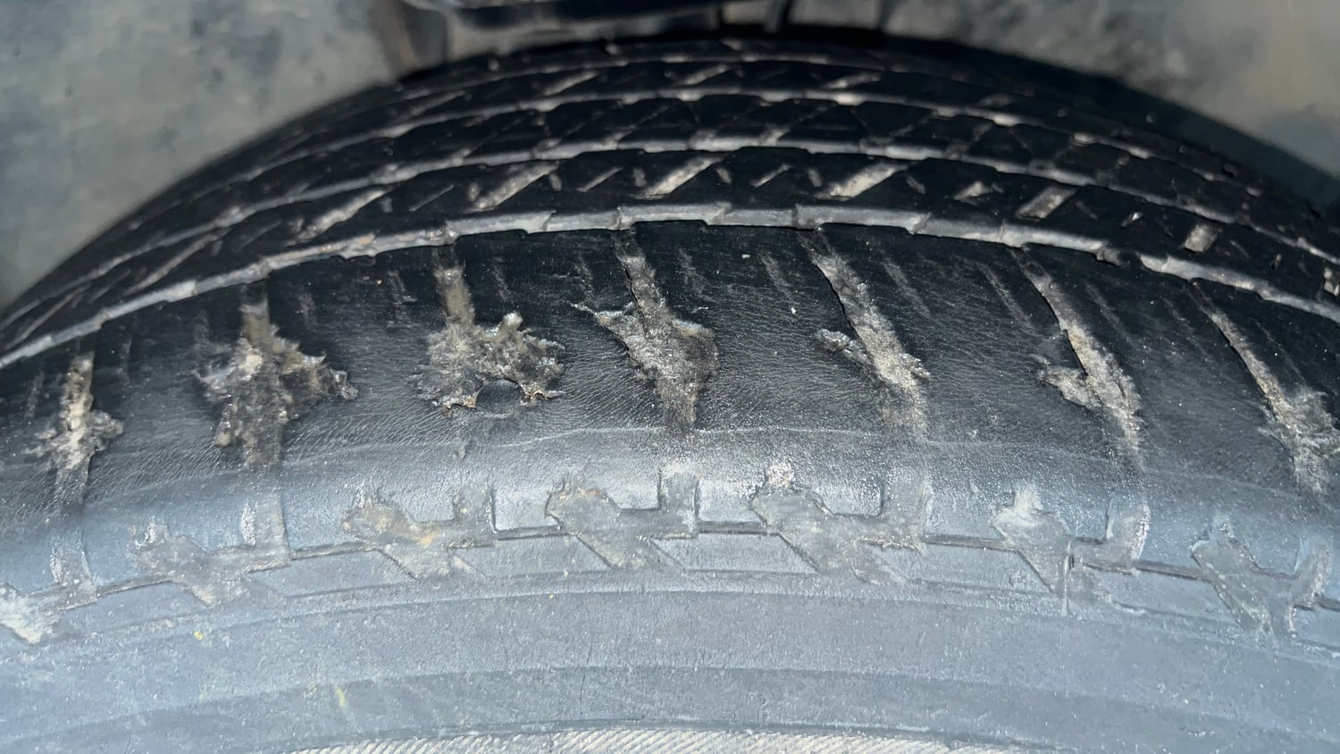 Used 2022 Tata Safari XTA Plus Diesel Automatic tyres RIGHT FRONT TYRE TREAD VIEW