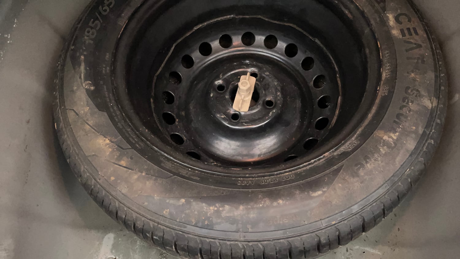 Used 2019 Hyundai Verna SX 1.6 VTVT Petrol Manual tyres SPARE TYRE VIEW