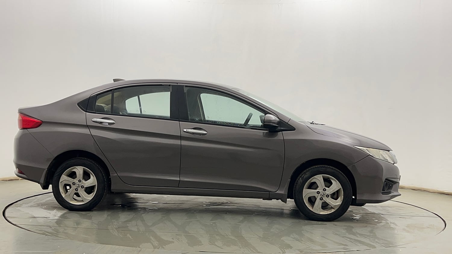 Used 2016 Honda City V Petrol Manual exterior RIGHT SIDE VIEW