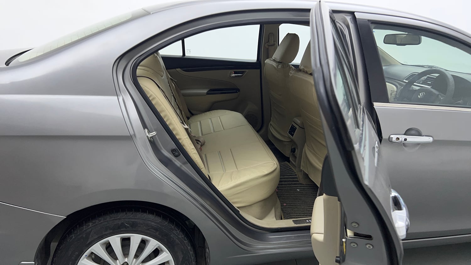 Used 2017 Maruti Suzuki Ciaz Zeta 1.4 MT Petrol Manual interior RIGHT SIDE REAR DOOR CABIN VIEW