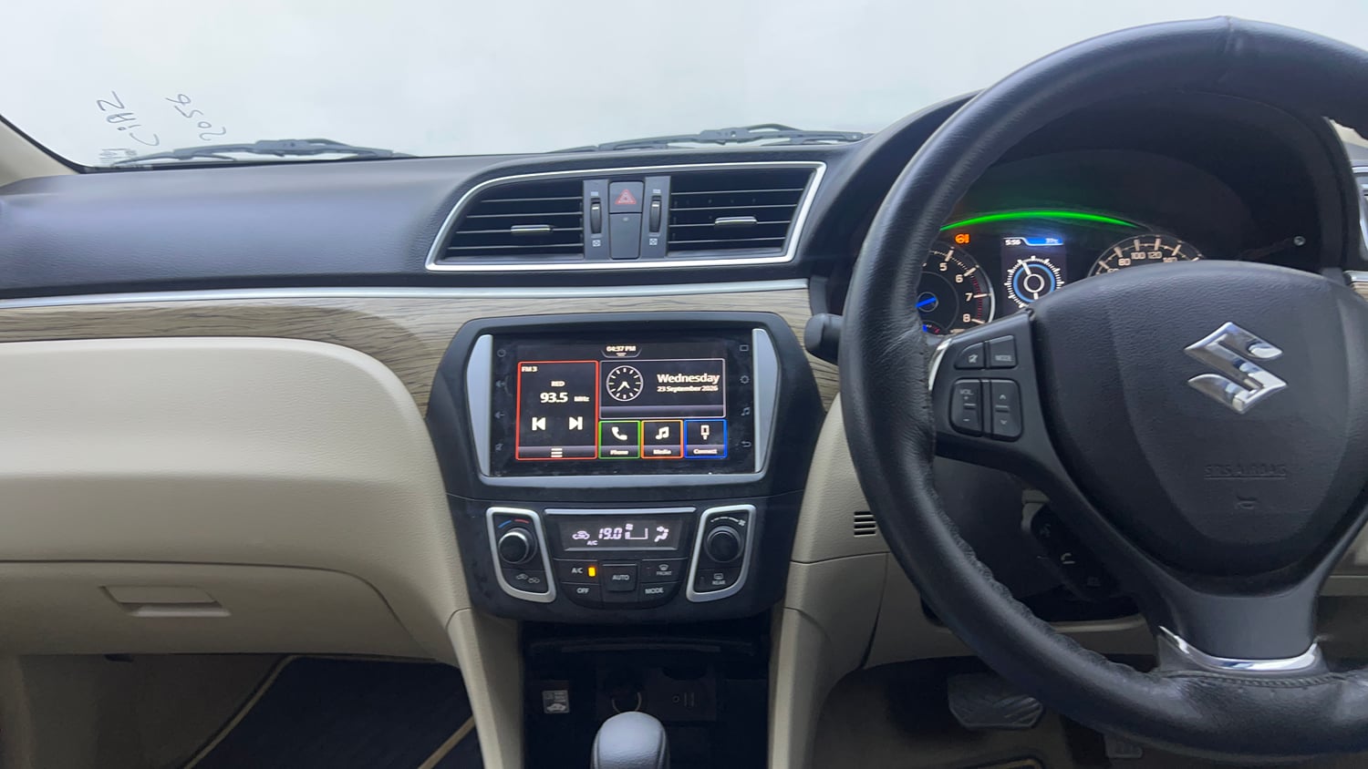 Used 2021 Maruti Suzuki Ciaz Zeta 1.5 AT Petrol Automatic interior MUSIC SYSTEM & AC CONTROL VIEW