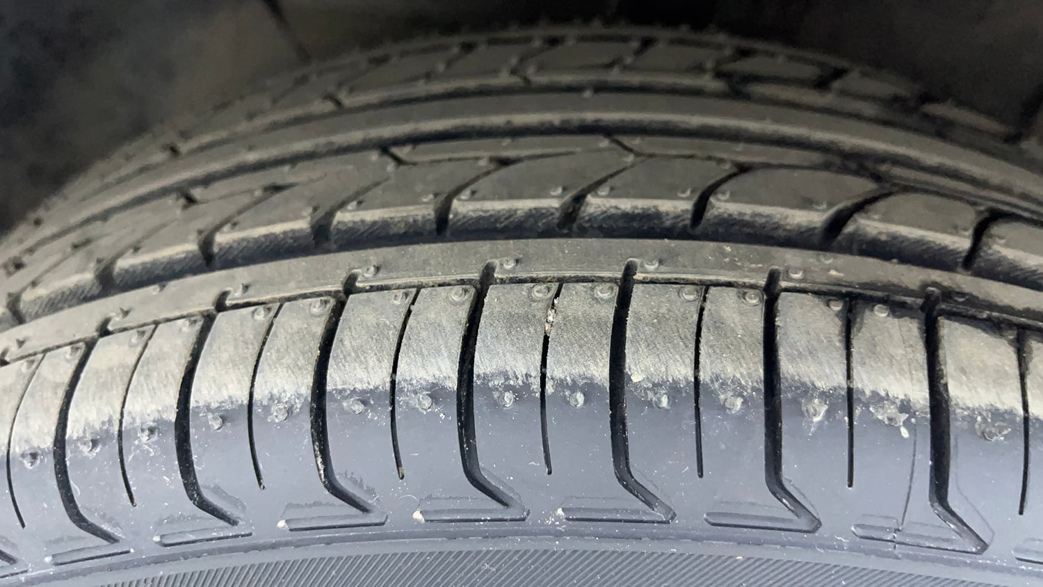 Used 2024 Hyundai New i20 Asta (O) 1.2 MT Petrol Manual tyres LEFT FRONT TYRE TREAD VIEW