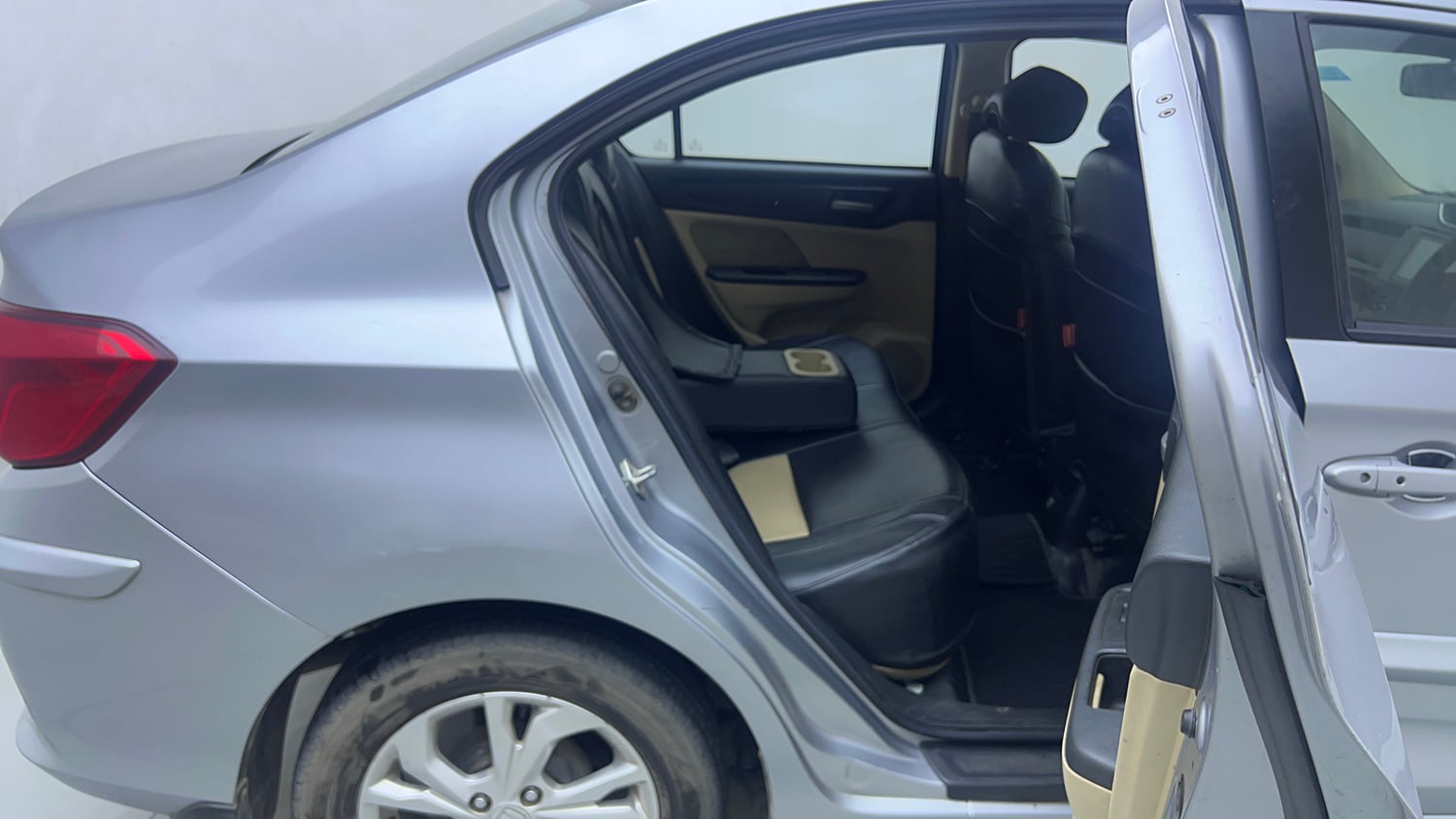 Used 2018 Honda Amaze 1.2 VX MT Petrol Petrol Manual interior RIGHT SIDE REAR DOOR CABIN VIEW