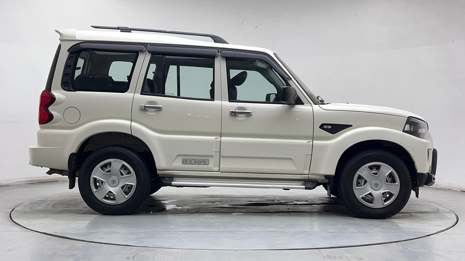 Used 2022 Mahindra Scorpio S5 Diesel Manual exterior RIGHT SIDE VIEW