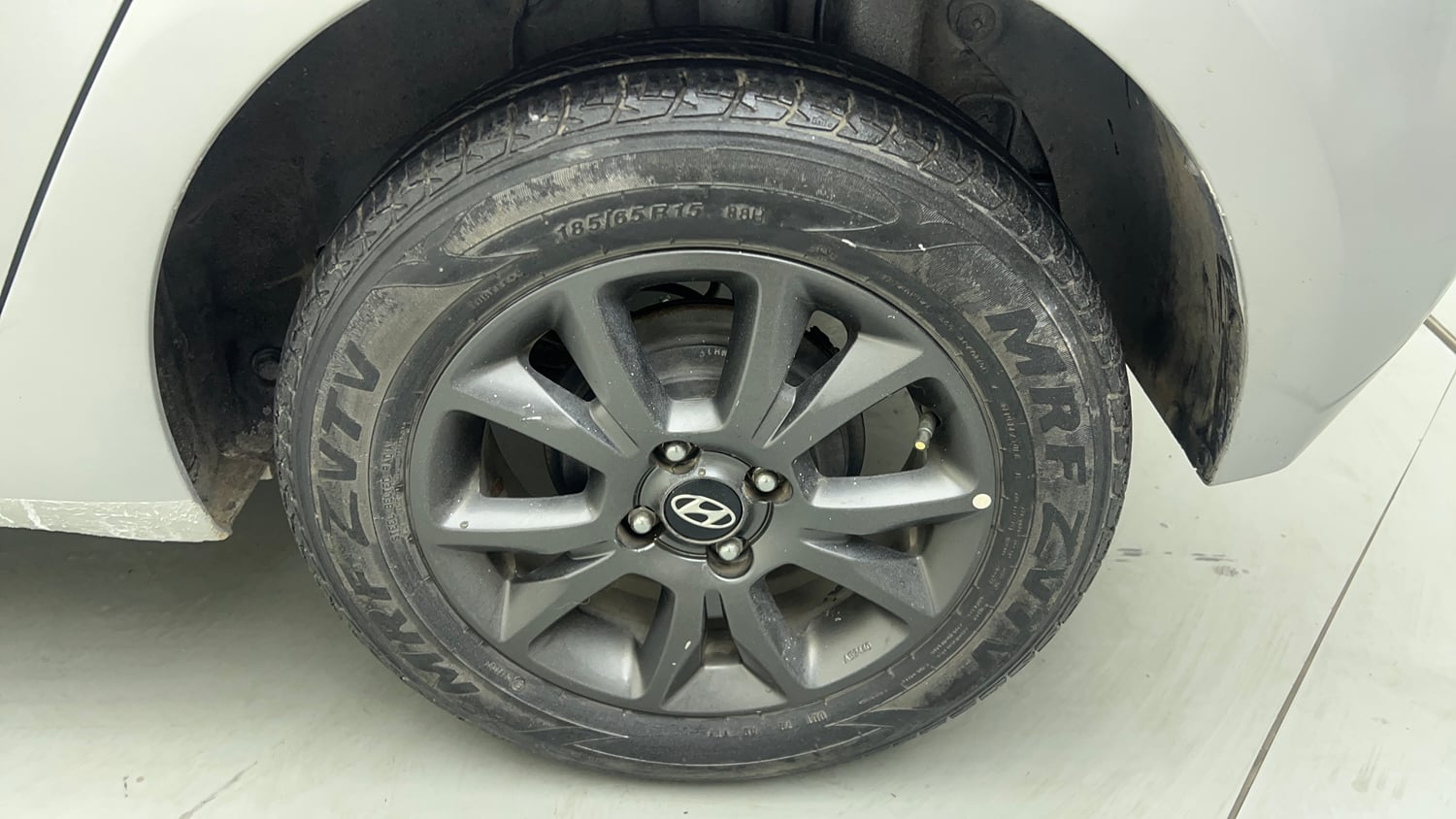 Used 2018 Hyundai Elite i20 Asta 1.2 AT Petrol Automatic tyres LEFT REAR TYRE RIM VIEW