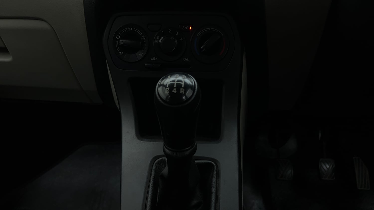 Used 2022 Maruti Suzuki Wagon R VXI 1.0 Petrol Manual interior GEAR  KNOB VIEW