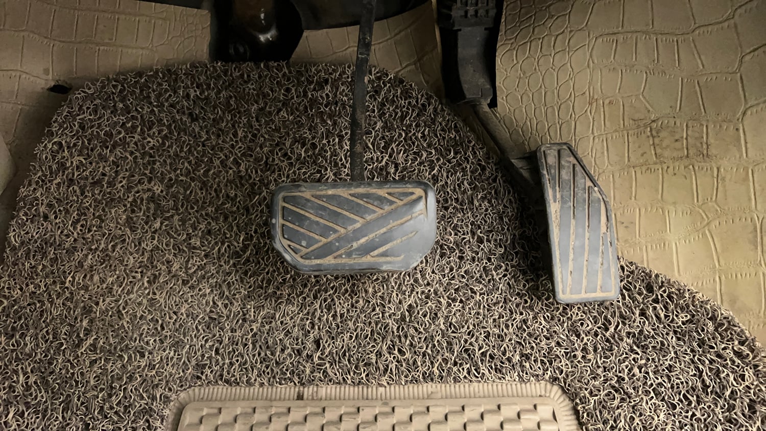 Used 2019 Maruti Suzuki Dzire VDi AMT Diesel Automatic interior PEDALS VIEW