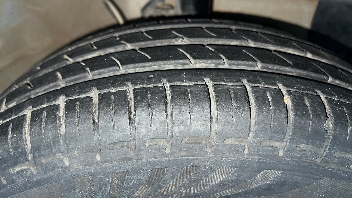 Used 2025 Hyundai Exter S 1.2 MT Petrol Manual tyres RIGHT FRONT TYRE TREAD VIEW
