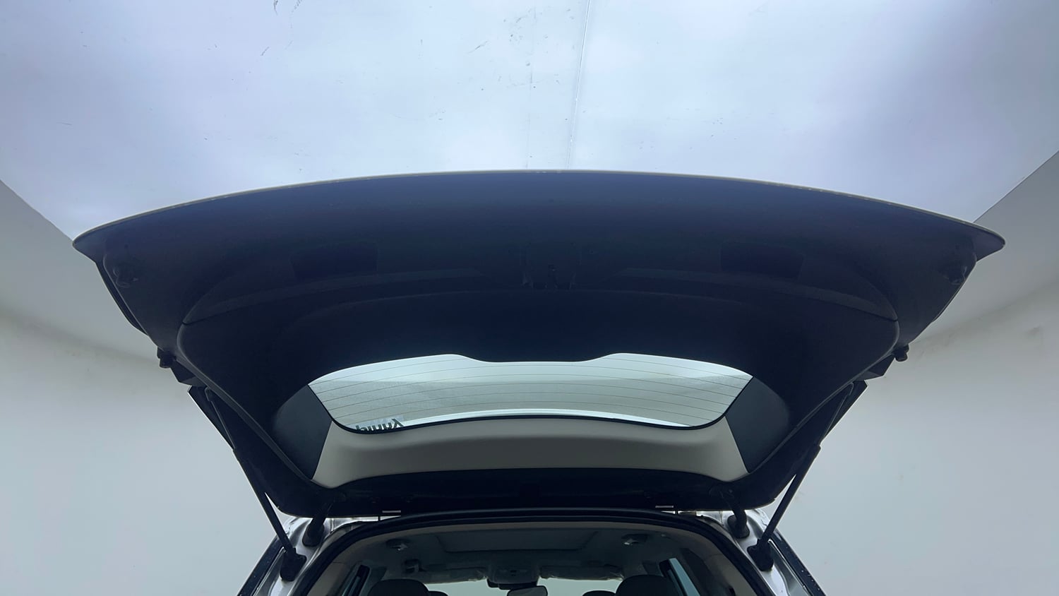Used 2024 Mahindra XUV700 AX 7 Petrol AT Luxury Pack 7 STR Petrol Automatic interior DICKY DOOR OPEN VIEW