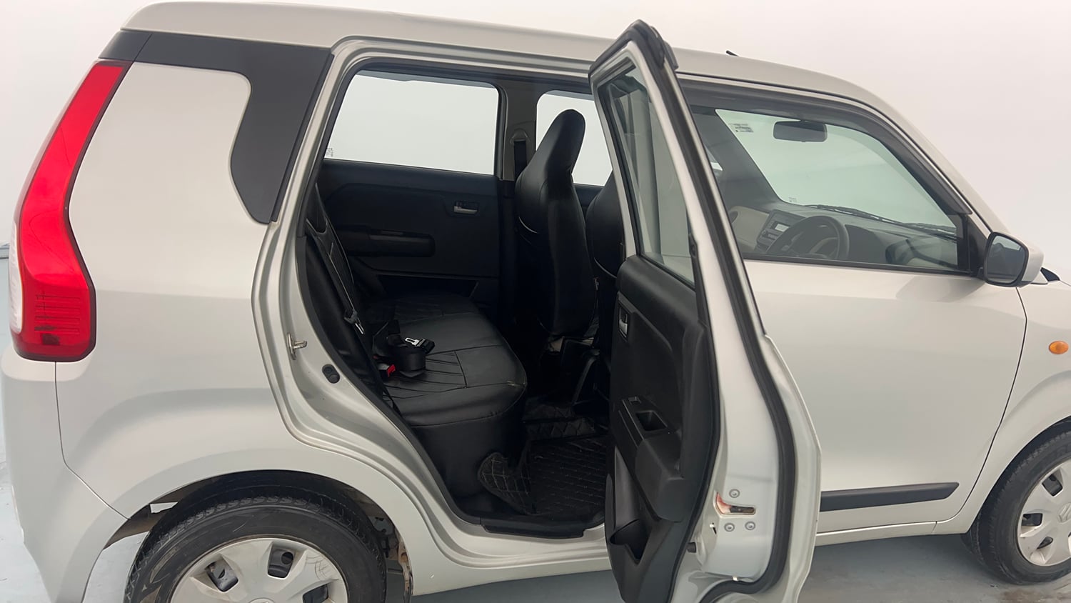 Used 2021 Maruti Suzuki Wagon R 1.0 VXi 1.0 Petrol Manual interior RIGHT SIDE REAR DOOR CABIN VIEW
