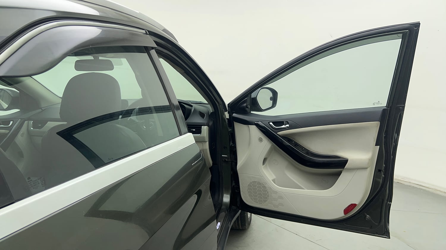 Used 2020 Tata Nexon XZ Petrol Manual interior RIGHT FRONT DOOR OPEN VIEW
