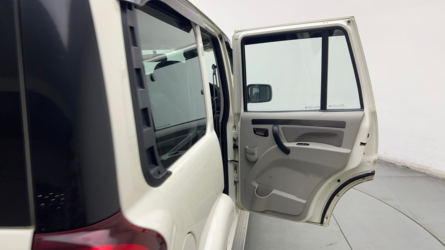 Used 2022 Mahindra Scorpio S5 Diesel Manual interior RIGHT REAR DOOR OPEN VIEW