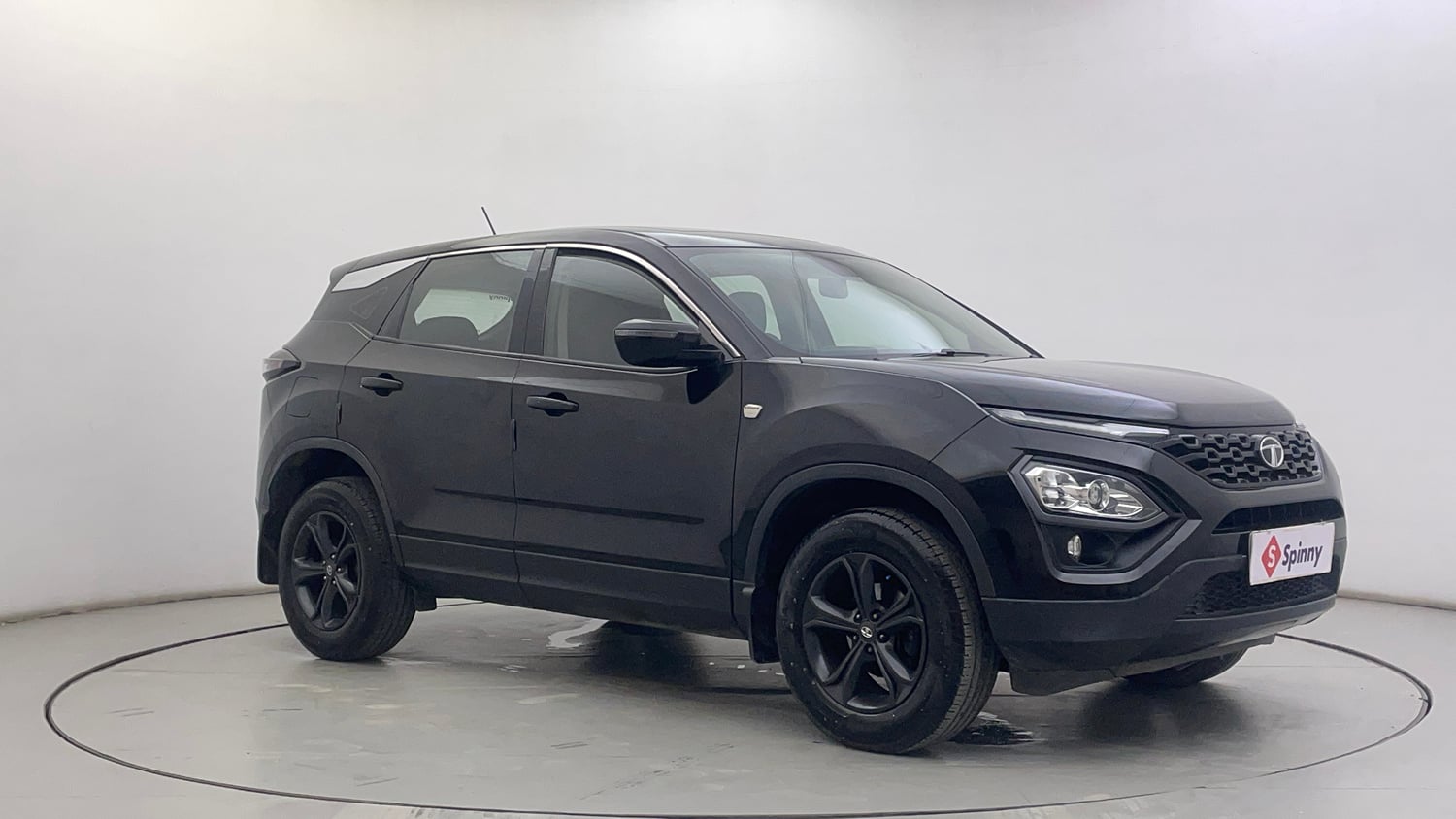 Used 2021 Tata Harrier XT Plus Dark Edition Diesel Manual exterior RIGHT FRONT CORNER VIEW
