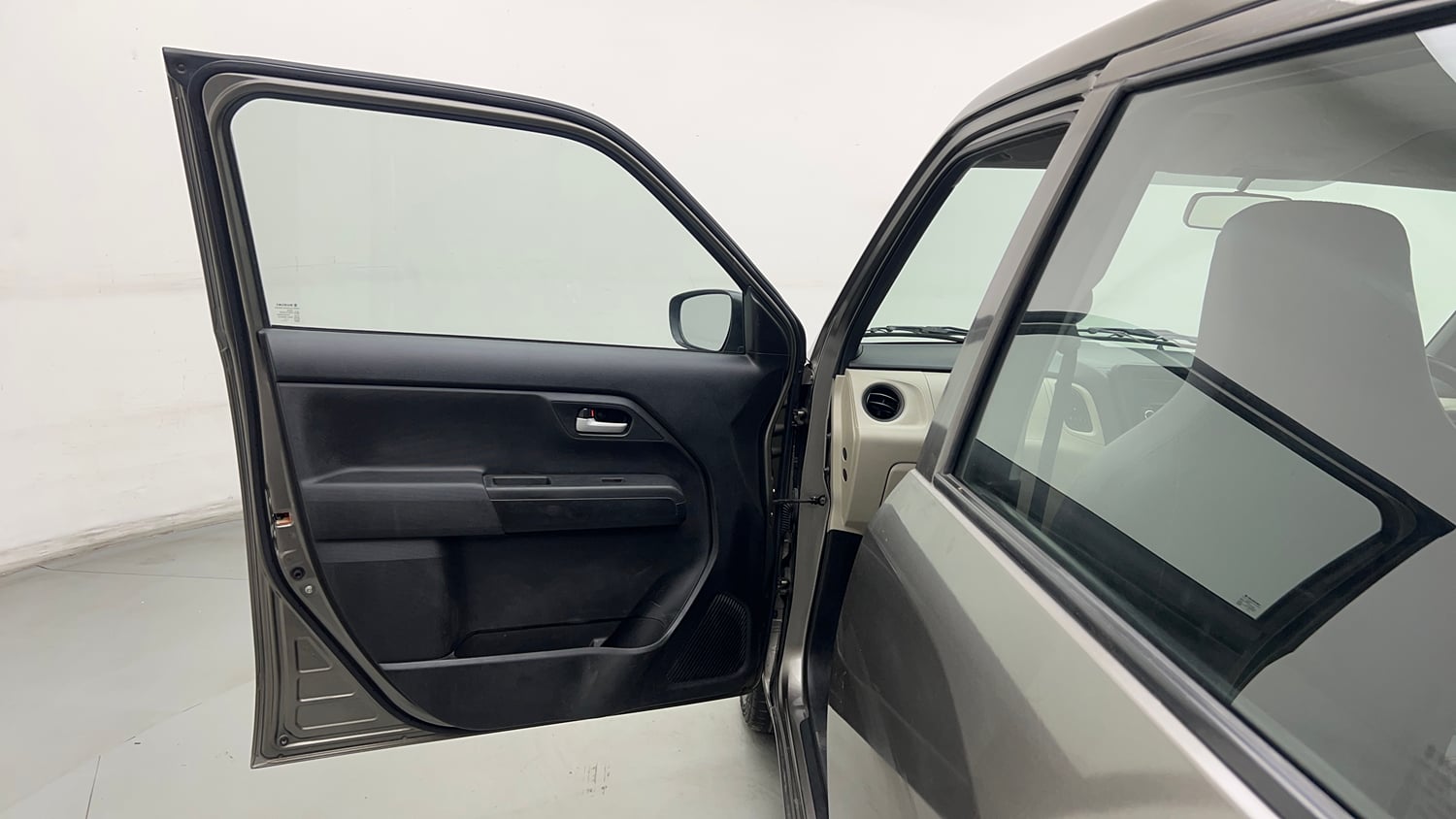 Used 2022 Maruti Suzuki Wagon R VXI 1.0 Petrol Manual interior LEFT FRONT DOOR OPEN VIEW