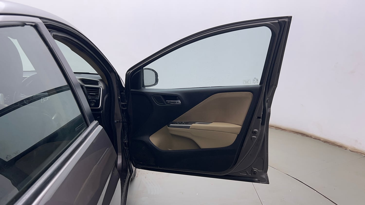 Used 2016 Honda City V Petrol Manual interior RIGHT FRONT DOOR OPEN VIEW