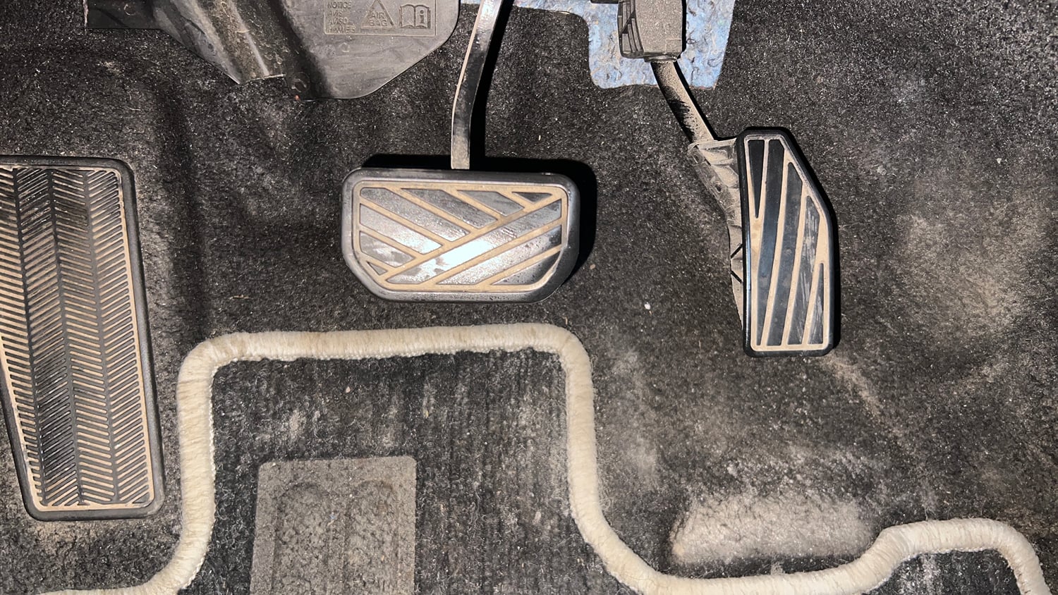 Used 2024 Maruti Suzuki Swift VXi (O) AMT Petrol Automatic interior PEDALS VIEW