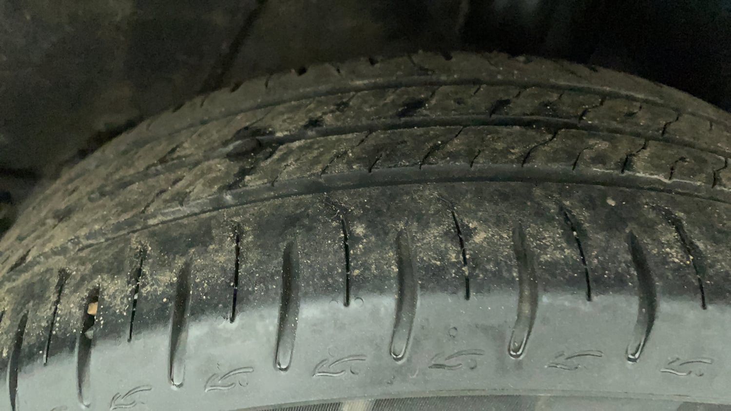 Used 2023 Tata Altroz XZA Petrol Petrol Automatic tyres LEFT REAR TYRE TREAD VIEW
