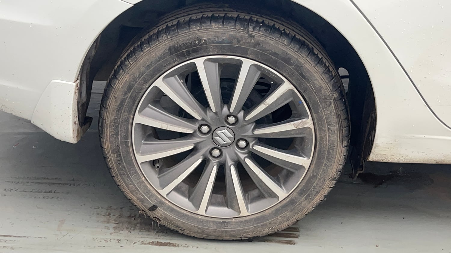 Used 2022 Maruti Suzuki Ciaz Alpha 1.5 Petrol Manual tyres RIGHT REAR TYRE RIM VIEW