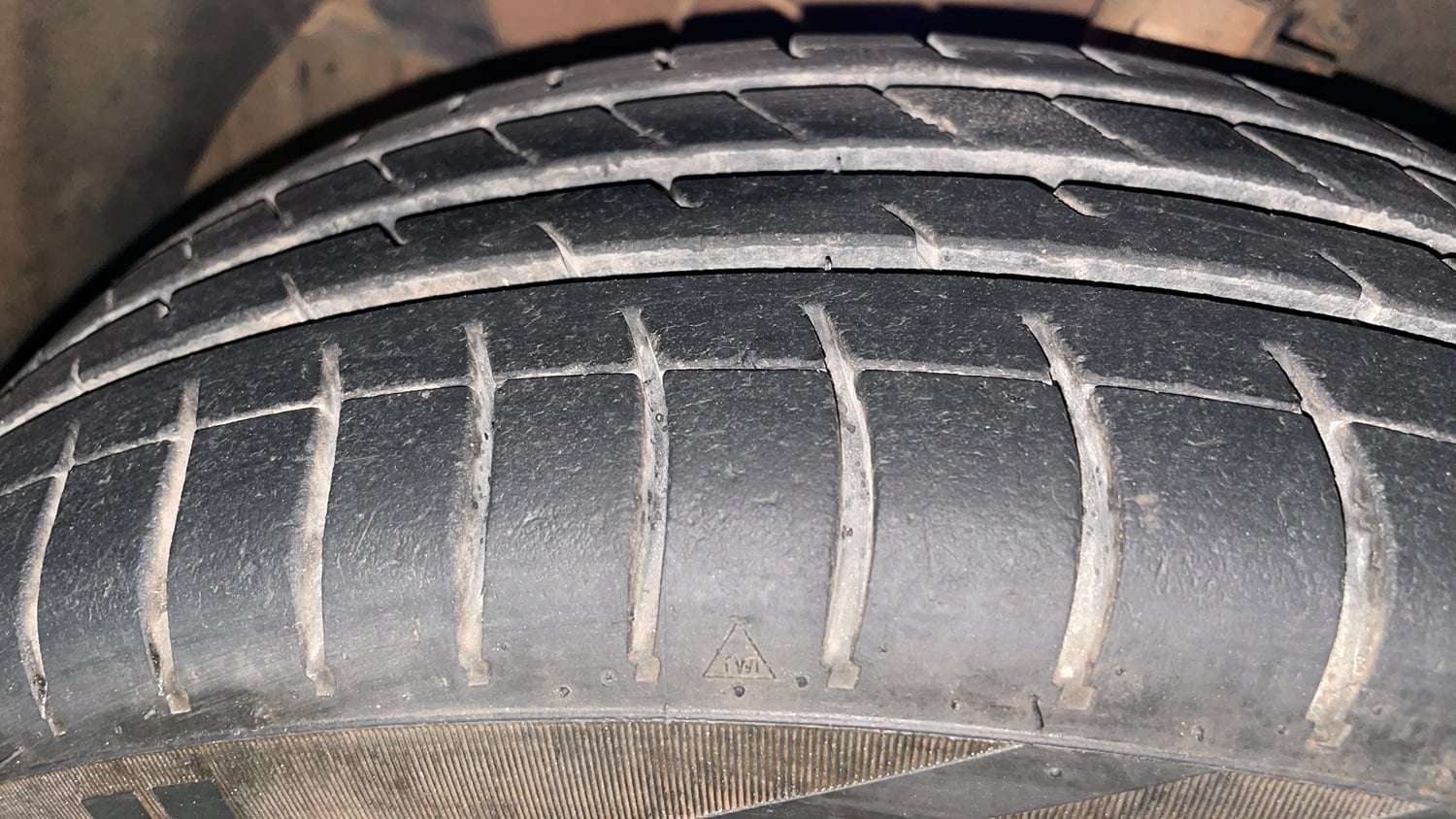 Used 2019 Hyundai Grand i10 Asta 1.2 Kappa VTVT Petrol Manual tyres LEFT FRONT TYRE TREAD VIEW