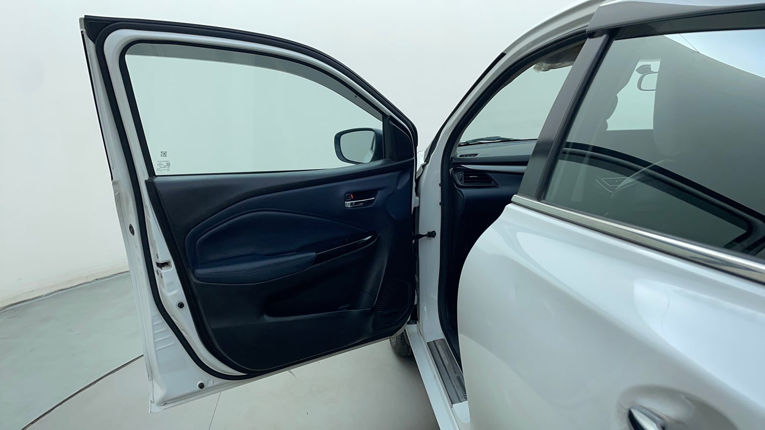 Used 2022 Maruti Suzuki Baleno Zeta MT Petrol Manual interior LEFT FRONT DOOR OPEN VIEW